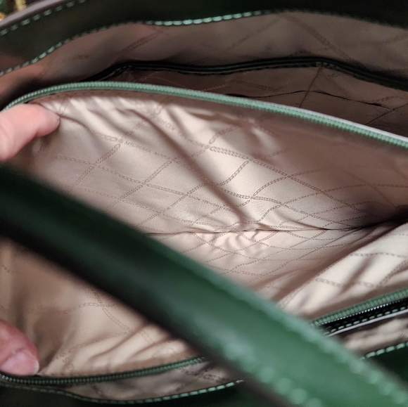 Michael Kors Voyager Green Multi Tote Purse - Picture 4 of 10